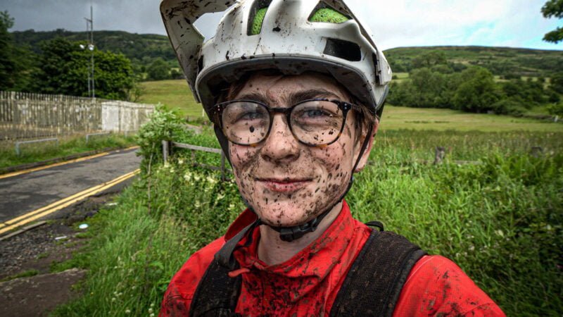Harris Burns with a muddy, stokedface!